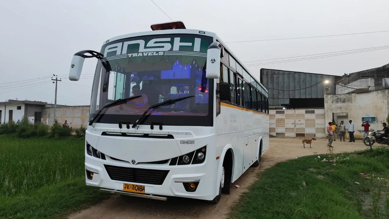 Ansh Travels coach — front view, Pardeep Transport fleet